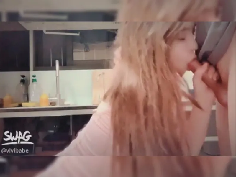 Hoá thân thành hộ lý xinh nện với bạn trai