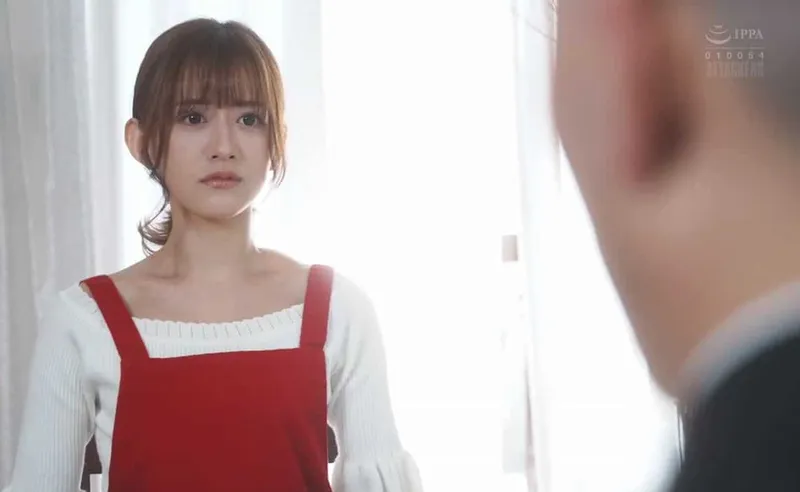 Vợ bán thân thanh toán khoản nợ cho anh xã suốt một năm mà chồng yêu không hề hay biết