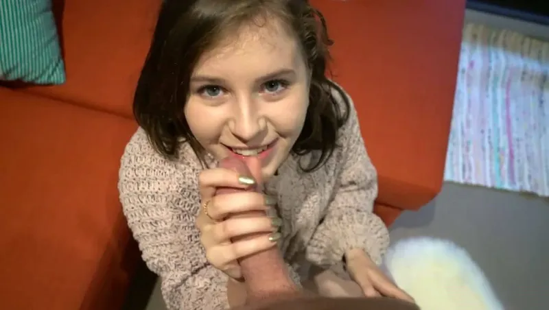 Bắn tinh ngập chiếc bướm hồng của eny dễ thương