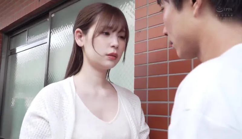 ông xã tẻ nhạt, cô vợ nhận ra cậu thanh niên hàng xóm tốt hơn